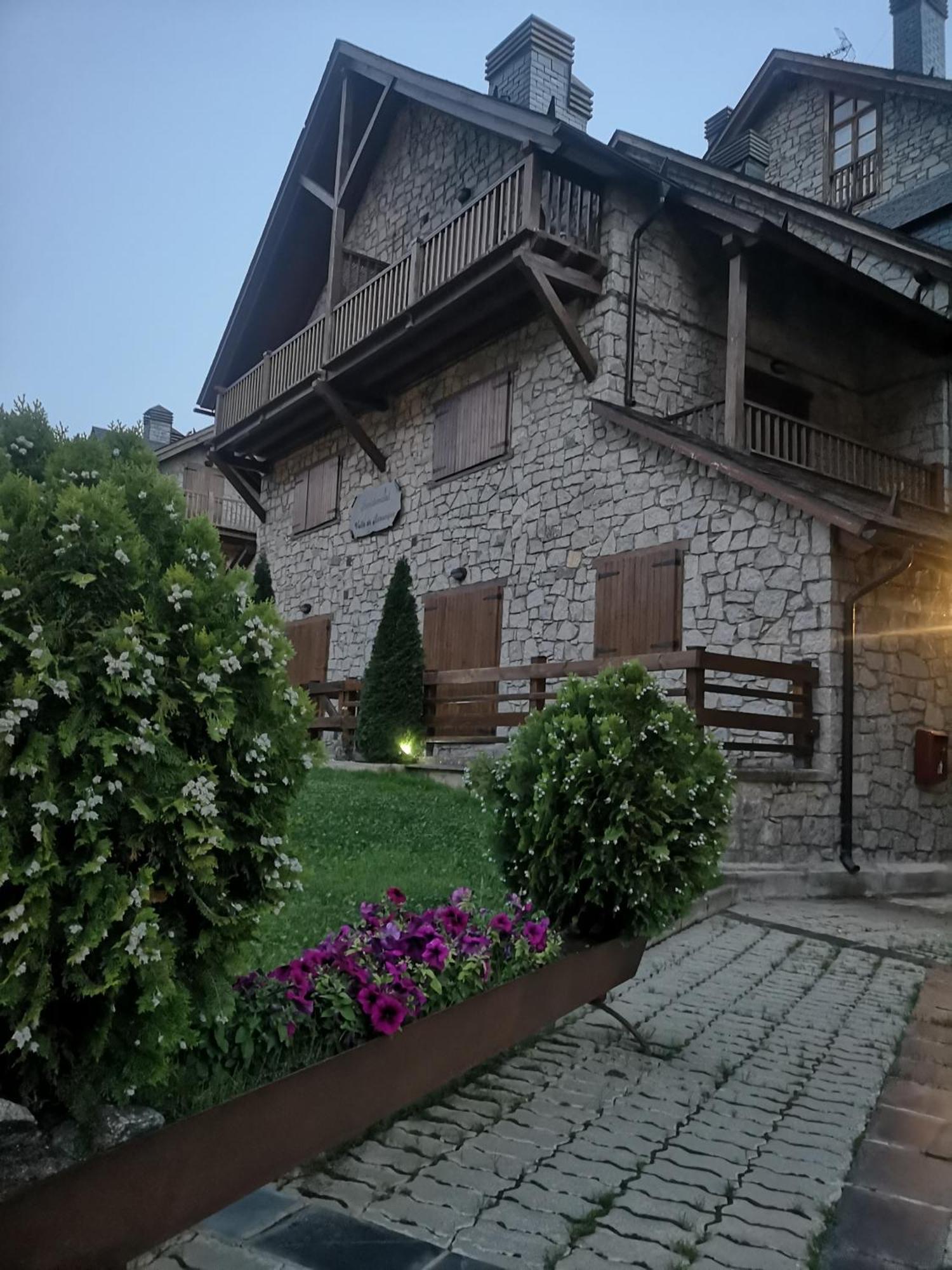 Residencial Valle De Benasque Kültér fotó